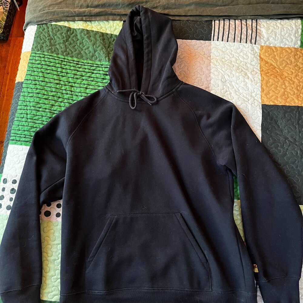 Carhatt WIP Hooded Chase Sweatshirt in Dark Navy
